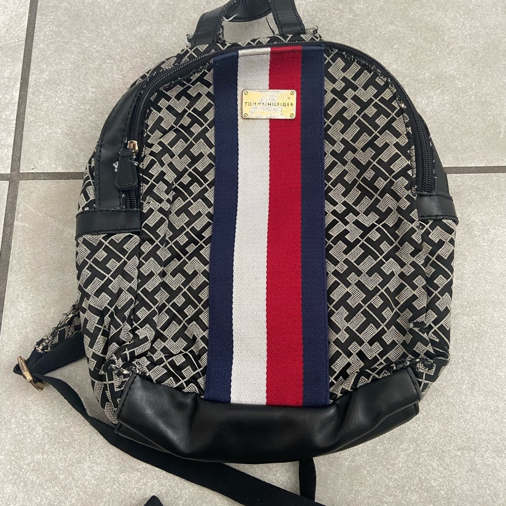 Tommy Hilfiger Medium Backpack